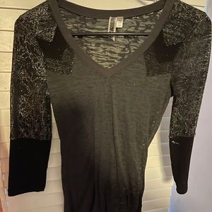 Bke 3/4 sleeve sparkle sleeves